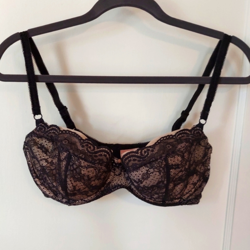 Victoria's Secret Black/Nude Lace Bra